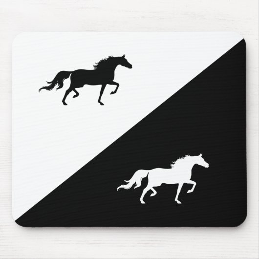 Elegant Horse Silhouettes op zwart-wit Muismat (Voorkant)