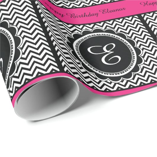 Elegant Hot Pink Monogram Chevron Pattern Cadeaupapier (Rol Hoek)