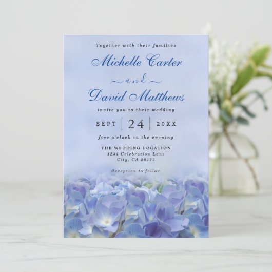 Elegant Hydrangea Blue Florals Wedding Invitation Kaart (Staand voorkant)