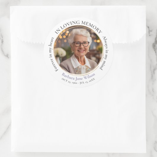 Elegant in liefdevolle herinnering begrafenis ronde sticker (Tas)
