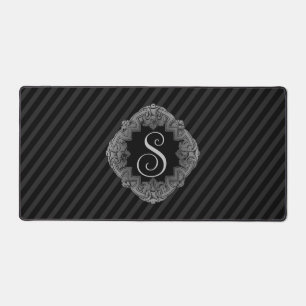 Elegant, initiaal als monogram bureaumat