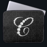 Elegant Initiaal C mousserende diamanten-monogram Laptop Sleeve<br><div class="desc">Elegant zwarte en witte sparkerdiamanten initiaal letter C. Andere letters komen binnenkort. Stuur me een e-mail voor je initiaal om het sneller te krijgen,  want het kost tijd om dit te doen. Dit is een afbeelding diamanten en niet echt of nep.</div>
