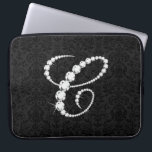 Elegant Initiaal C mousserende diamanten-monogram Laptop Sleeve<br><div class="desc">Elegant zwarte en witte sparkerdiamanten initiaal letter C. Andere letters komen binnenkort. Stuur me een e-mail voor je initiaal om het sneller te krijgen,  want het kost tijd om dit te doen. Dit is een afbeelding diamanten en niet echt of nep.</div>