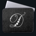 Elegant Initiaal D Mousserende diamanten-monogram Laptop Sleeve<br><div class="desc">Elegant zwarte en witte sparkerdiamanten initiaal letter D. Andere letters komen binnenkort. Stuur me een e-mail voor je initiaal om het sneller te krijgen,  want het kost tijd om dit te doen. Dit is een afbeelding diamanten en niet echt of nep.</div>