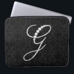 Elegant Initiaal G Sparging Diamonds-Monogram Laptop Sleeve<br><div class="desc">Elegant zwarte en witte sparkerdiamanten initiaal letter G. Andere letters komen binnenkort. Stuur me een e-mail voor je initiaal om het sneller te krijgen,  want het kost tijd om dit te doen. Dit is een afbeelding diamanten en niet echt of nep.</div>