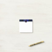 Elegant Initiaal Letter Monogram | Lumineus blauw Post-it® Notes (Op bureau)