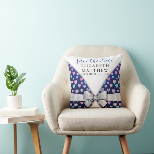 Elegant Invitation Bow and Heart Speckles Kussen (Stoel)