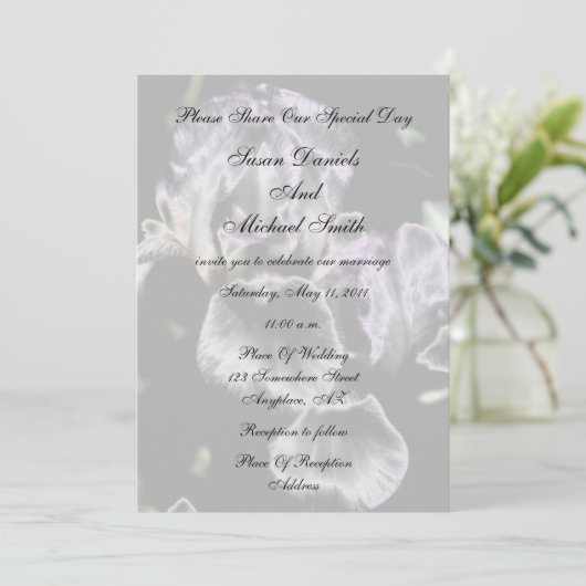 Elegant Iris Pair Floral Wedding Invitation Kaart (Staand voorkant)