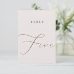 Elegant ivoor kalligrafie Tabel 5 Kaart<br><div class="desc">Help uw gasten hun weg met deze dubbele lijst nummerkaarten vinden. Het neutrale ontwerp is voorzien van een minimalistische kaart met romantische en elegante typografie. Ontworpen om te coördineren met voor het Collectie van de Uitnodiging van de Weddenschap "ETHEREAL". Andere tabelnummers in het collectie worden afzonderlijk verkocht. Uitzicht de link...</div>