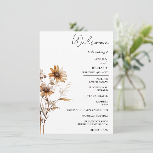 Elegant Ivoor Wildflower Trouwprogramma Kaart (Staand voorkant)