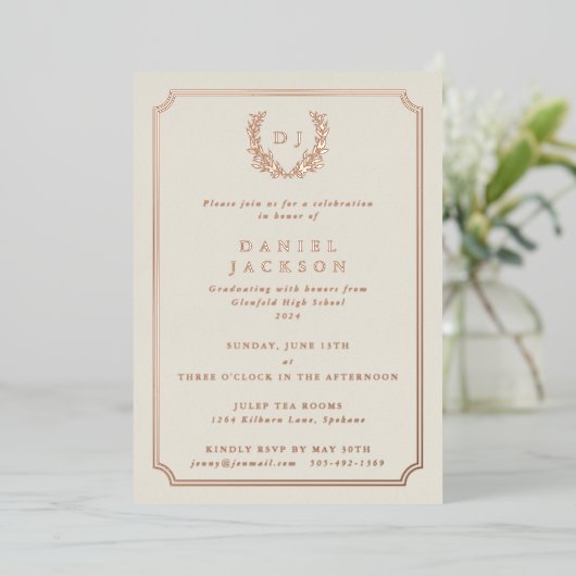 Elegant Ivory Monogram + Laurel Wreated Afstuderen Folie Uitnodiging (Staand Voorkant)