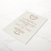 Elegant Ivory & Roos Gold Heart Wreath Weddenschap Folie Uitnodiging (Gedraaid)