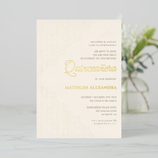 Elegant Kant Tiara Quinceanera Goud Folie Uitnodiging (Staand Voorkant)