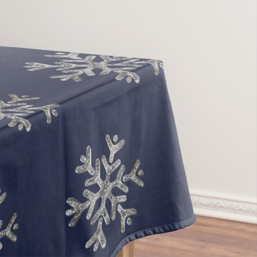 Elegant Kerstblauw Silver Snowflakes Patroon Tafelkleed (Voorbeeld)