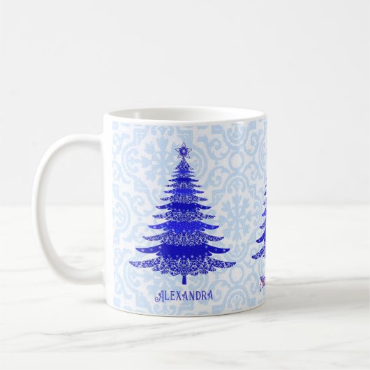 Elegant kerstboomblauw Gepersonaliseerd Snowflake Koffiemok (Links)