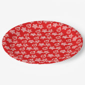 Elegant kerstpatroon op rood papieren bordje (Gekanteld)