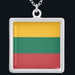 Elegant Ketting met vlag van Litouwen<br><div class="desc">Voeg een vleugje Litouwse trots toe aan uw sieraden collectie met dit elegante ketting met de vlag van Litouwen! Dit ketting is gemaakt met aandacht voor detail en combineert tijdloze elegantie met nationale trots. De hanger toont de levendige Litouwse vlag in een verfijnd ontwerp, waardoor het een betekenisvol accessoire is...</div>