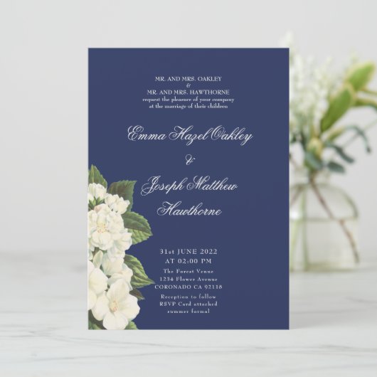 Elegant klassiek blauw crème  Floral Wedding Kaart (Staand voorkant)