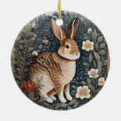 Elegant konijn omlijst door bloemen en bladeren keramisch ornament (Achterkant)