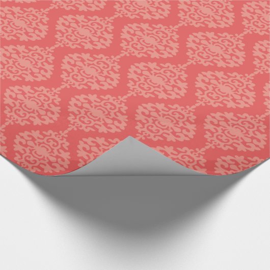 Elegant koraal en wit Damask Patroon Cadeaupapier (Hoek)