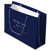 Elegant Large Navy Blue Wedding Gift Bag Groot Cadeauzakje (Voorkant Gekanteld)