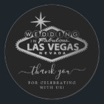 Elegant Las Vegas Destination Wedding Bedankt Ronde Sticker<br><div class="desc">Viel in stijl met deze moderne en zeer trendy trouwstickers. Dit ontwerp is gemakkelijk te personaliseren met uw speciale gebeurtenisformulering en uw gasten zullen enthousiast zijn wanneer zij deze geweldige stickers ontvangen.</div>