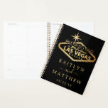 Elegant Las Vegas Destination Wedding Planner<br><div class="desc">Maak je klaar voor je grote dag in stijl met deze elegante en zeer trendy weddingplanner. Het ontwerp is gemakkelijk te personaliseren met uw eigen namen en trouwdatum en u kunt al uw ontwerpideeën, belangrijke huwelijksinformatie en veel veiliger samen in deze gepersonaliseerde planner houden. Overeenkomende bruidsartikelen zijn te vinden in...</div>
