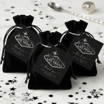 Elegant Las Vegas verjaardagsfeest bedankt Bedankjes Labels<br><div class="desc">Vier het feest in stijl met deze moderne en trendy Las Vegas-thema verjaardagsfeest favorietentags. Het ontwerp is gemakkelijk aan te passen met uw speciale evenemententeksten en uw gasten zullen enthousiast zijn als ze deze prachtige tags zien. Overeenkomstige feestartikelen kunnen worden gevonden in de collectie.</div>