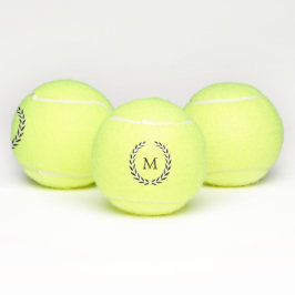Elegant Laurel Wreath met Monogram Tennisballen