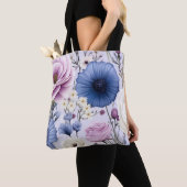 Elegant Lavendel Blauw Wit Bloemtuin Bloemen Tote Bag (Dichtbij)