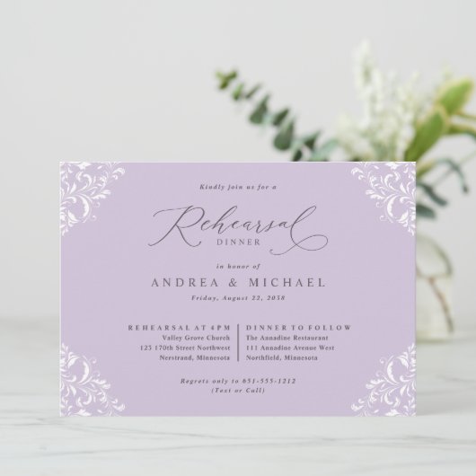 Elegant Lavender Paars Wedding Rehearsal Dinner Kaart (Staand voorkant)