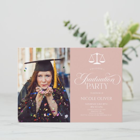 Elegant Lawyer Scale Custom Afbeelding Afstuderen Kaart (Staand voorkant)