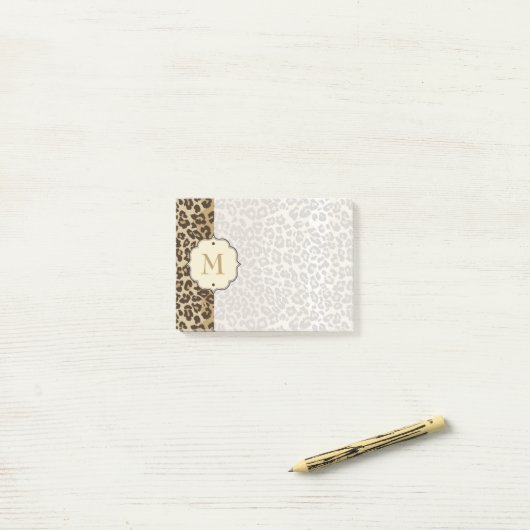 Elegant Leopard Pattern Custom Monogram Post-it® Notes (Op bureau)