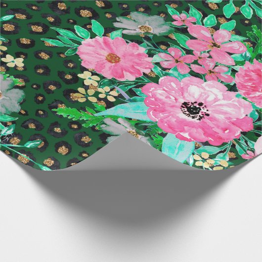 Elegant Leopard Print Pink Floral Green Design Cadeaupapier (Hoek)