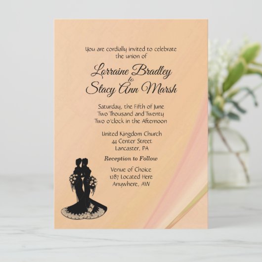 Elegant Lesbian Wedding Peach uitnodiging (Staand voorkant)