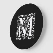 Elegant Letter M White op zwart monogram Grote Klok (Hoek)