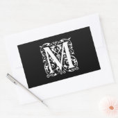 Elegant Letter M White op zwart monogram Rechthoekige Sticker (Envelop)