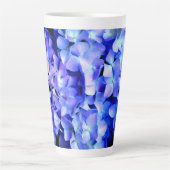 Elegant licht paarse magenta bloemenhortensia latte mok (Voorkant)