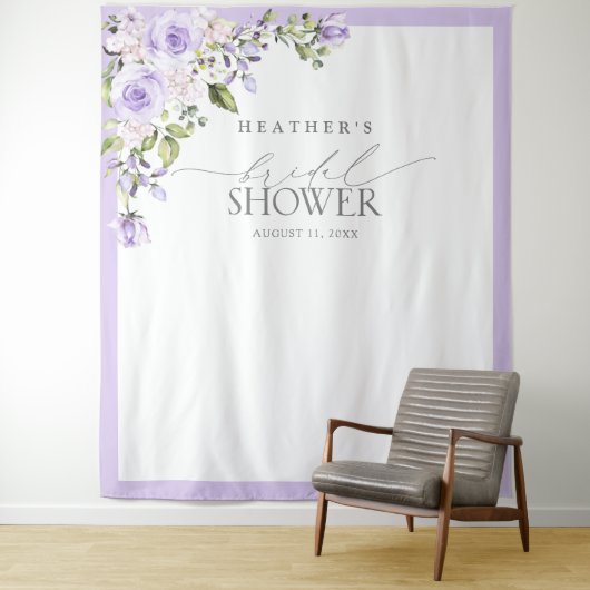 Elegant Lila Lavender Floral Shower Foto Booth Wandkleed (In situ)