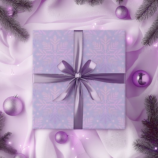 Elegant Lilac Snowflake Christmas Pattern Cadeaupapier