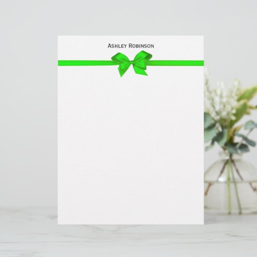 Elegant Lime Green Satin Bow on White Envelope (Staand voorkant)