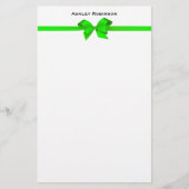 Elegant Lime Green Satin Bow on White Envelope Briefpapier (Voorkant)