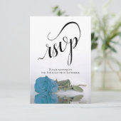 Elegant Long-Stemmed Turquoise Blue Roos Wedding RSVP Kaartje (Staand voorkant)