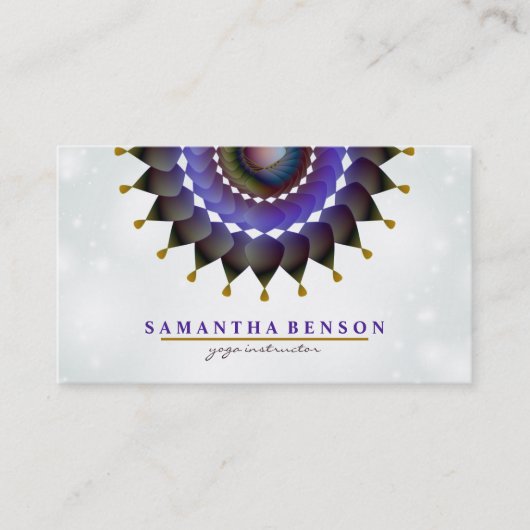 Elegant Lotus Flower Logo Yoga Paarse Achtergrond Visitekaartje (Voorkant)