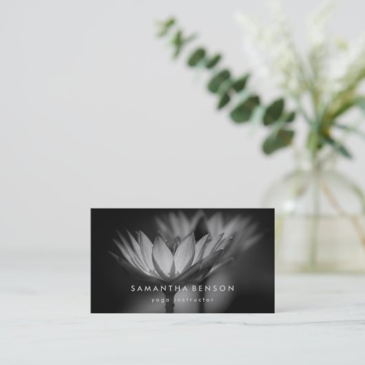 Elegant Lotus Flower Logo Yoga Visitekaartje (Staand voorkant)