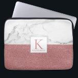 Elegant Marble Blush Pink Glitter Girly Monogram Laptop Sleeve<br><div class="desc">Trendy Marble Blush Pink Glitter Girly Monogram Laptop Mouw Stijlvol en gepersonaliseerd! Houd uw laptop veilig in dit stijlvolle hoesje met een trendy geometrisch patroon van marmer en blush roze glitter, met een kleurenblok in het midden met ruimte voor jouw naam en monogram! Eenvoudig aan te passen tekst, lettertypen en...</div>