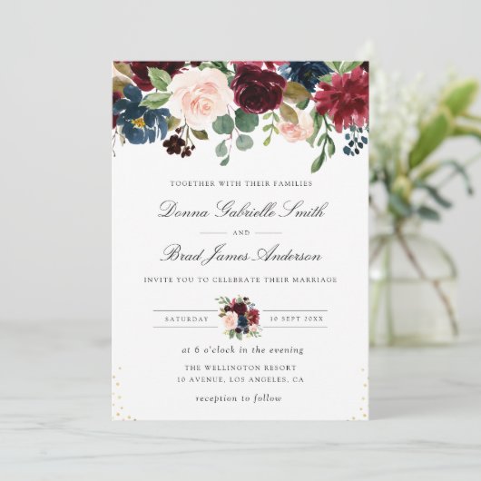 Elegant marineblauw & bordeaux bloemenbruiloft kaart (Staand voorkant)