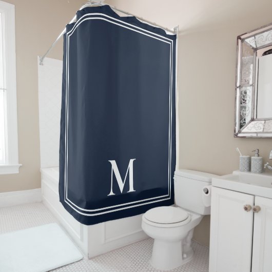 Elegant marineblauw en wit monogram douchegordijn (In situ)
