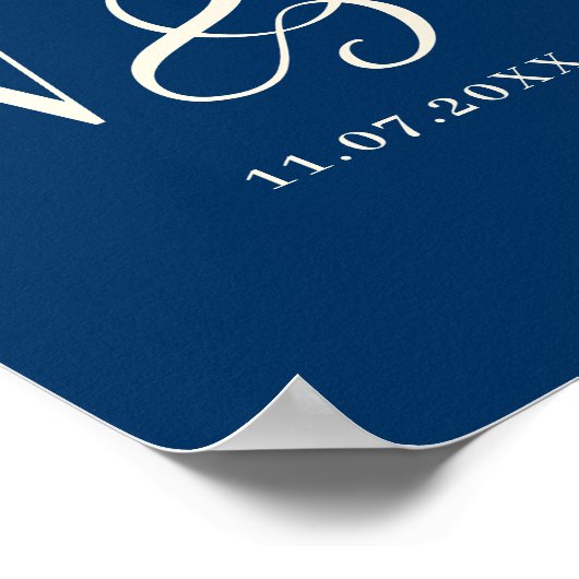 Elegant marineblauw paar initialen bruiloft poster (Hoek)