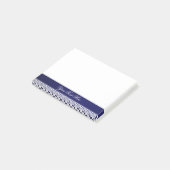 Elegant marineblauw wit ornamentaal gepersonalisee post-it® notes (Schuin)
